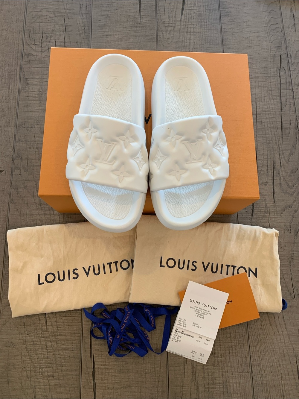 LIKE NEW—-Men’s Louis Vuitton White Monogram-embossed rubber Slide Sandals